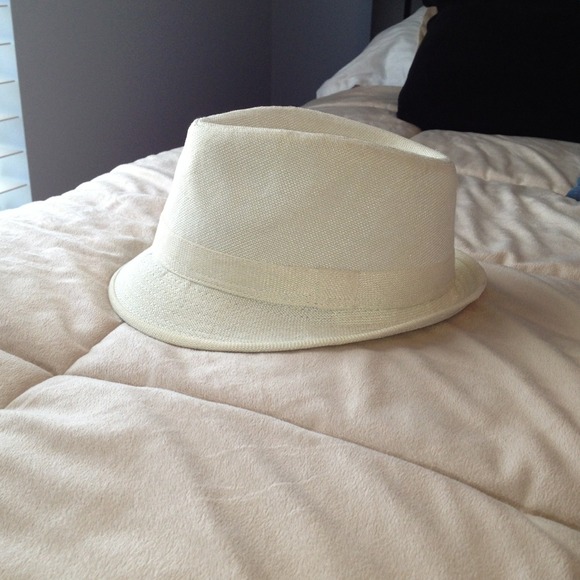 Linen fedora hat