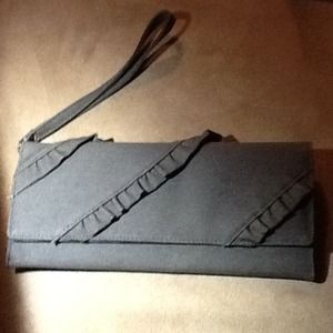 💛💛Grey wallet wristlet.💛💛