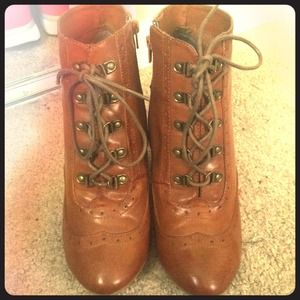 Chinese Laundry military boot wedge