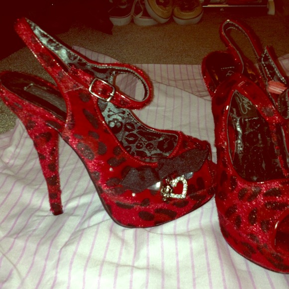 ❌❌traded to @luckyonejewelry👠👠