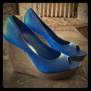 🌟Cobalt Blue Jessica Simpson wedges🌟