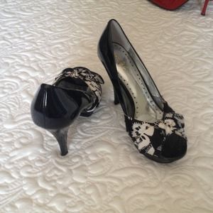 Bcbg black heels