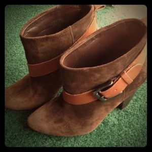 Gorgeous GUESS Boots!