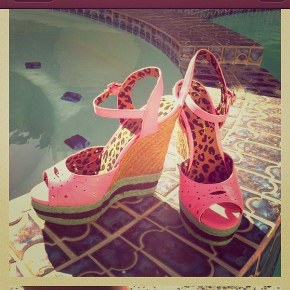 Fab Heels 🌺🌷🌸💐 Bought from another Posher