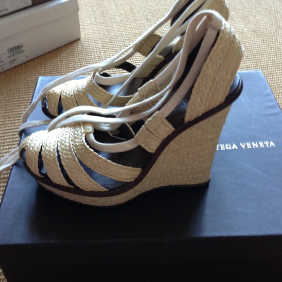 Bottega Veneta 7.5 shoes - Picture 2 of 4