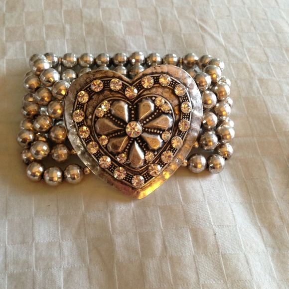 @@SOLD@@Beautiful Rhinestone Silver Heart Bracelet