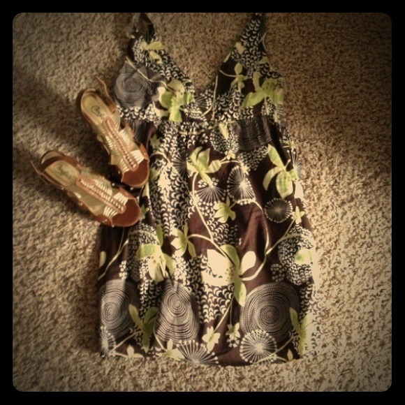 Very comfy sleeveless dress.