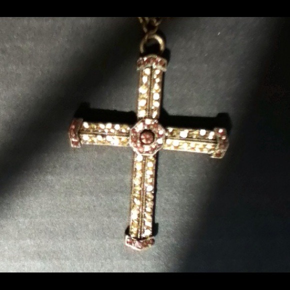 ~EXPRESS~ BEAUTIFUL CROSS NECKLACE.