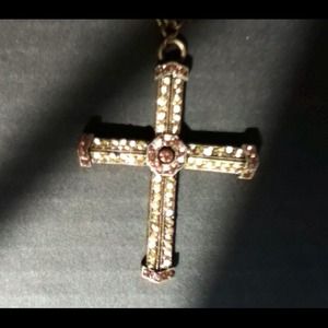 ~EXPRESS~ BEAUTIFUL CROSS NECKLACE.