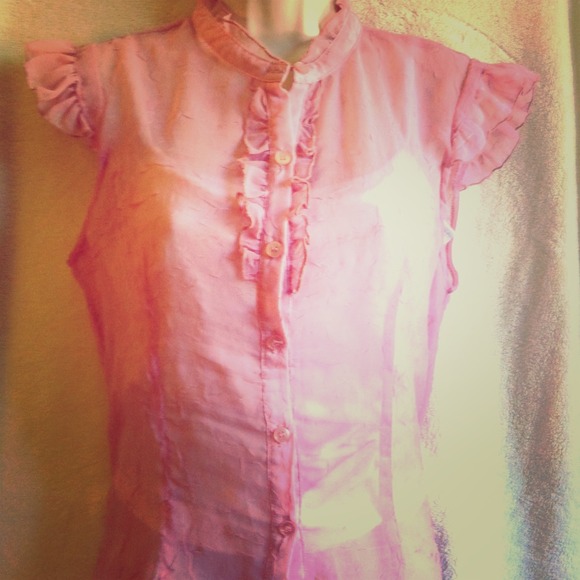 SOLD 💕Beautiful Sheer Pink Button Up Ruffled Top!
