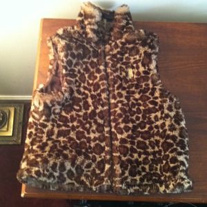 Toddler Girls 2T leopard print vest