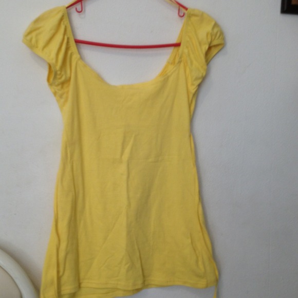 Yellow top - Picture 2 of 2