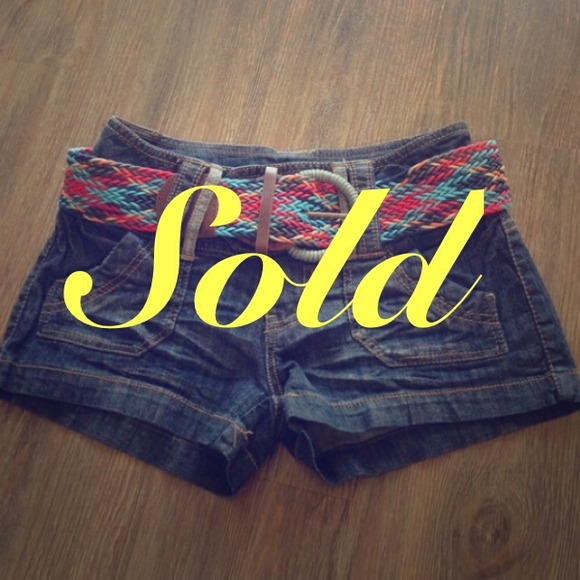 ❌GIFTED❌Denim shorts with a belt