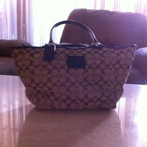 Coach authentic hand bag...