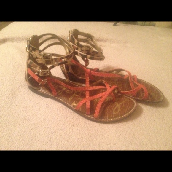 Coral and cheetah sandals! 👍😍 - Picture 1 of 3
