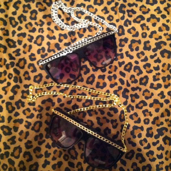 Sun glasses with black or gold chain*TRADE *