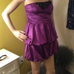 NWT 2B Bebe purple bubble hem dress size m