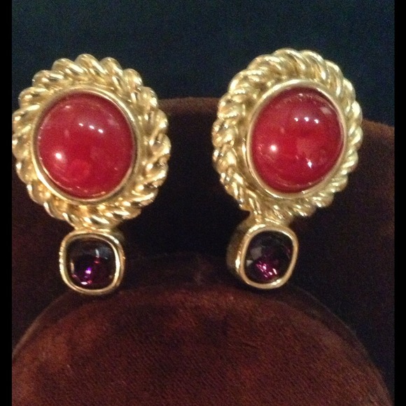 Givenchy vintage bold clip earrings