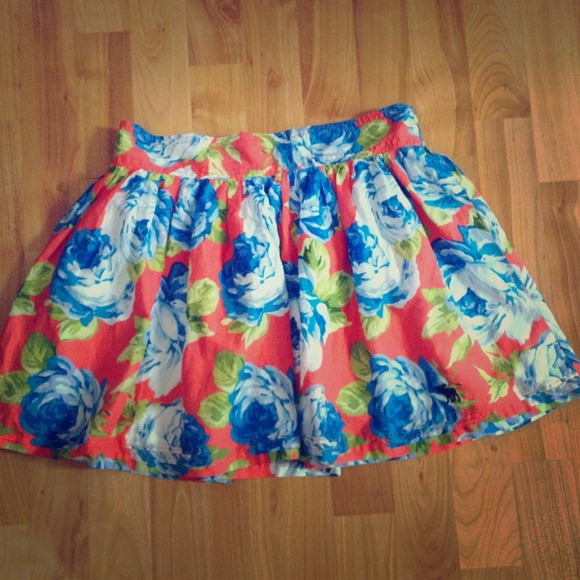 Abercrombie & Fitch floral summer skirt! - Picture 1 of 4