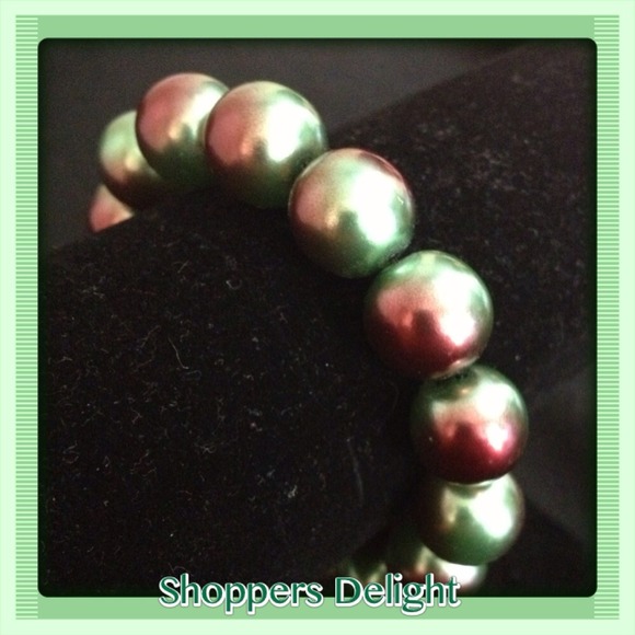 Pearl Green & Burgundy Ombré Bracelet