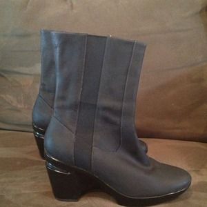 Black cole haan (Nike air boots)