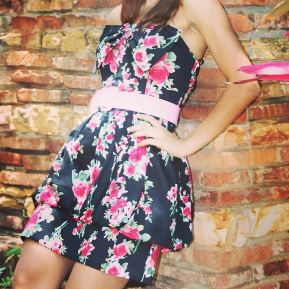 π«SOLDπ«Floral Strapless Balloon Dress - Picture 2 of 3