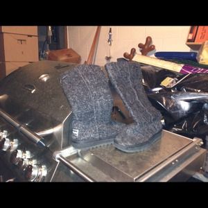 Skecher boots and coat bundled for nursetammy.