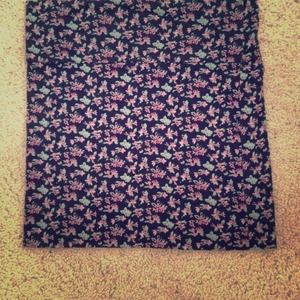 Floral print tight-fitted skirt