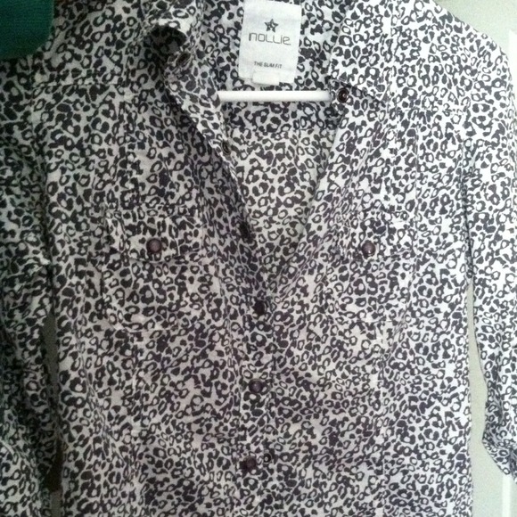 Nollie Cheetah print 3/4 shirt. - Picture 2 of 3