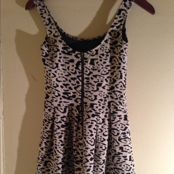 Bloomingdales dress 💃 - Picture 3 of 4