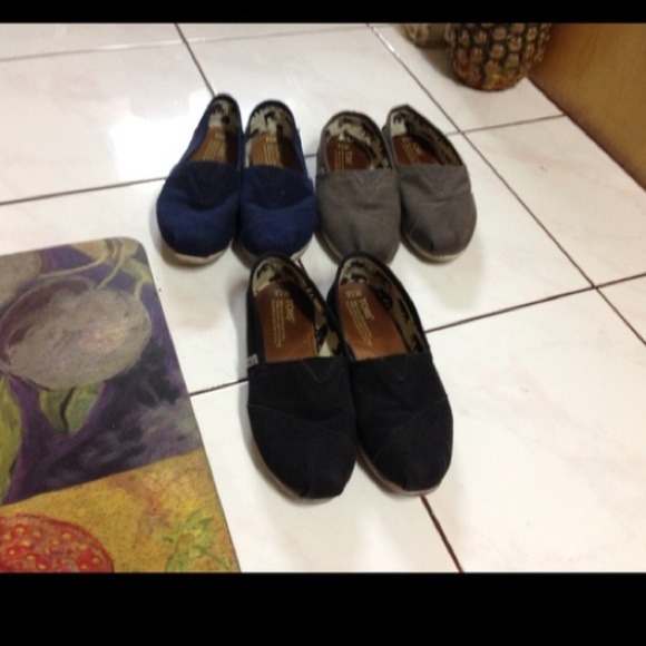 Black toms