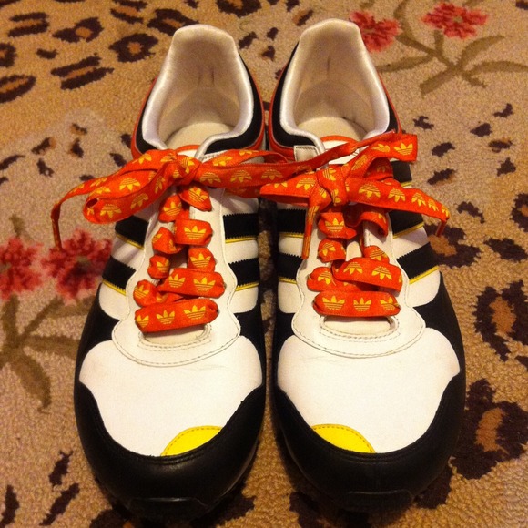 Adidas Tennis Shoes