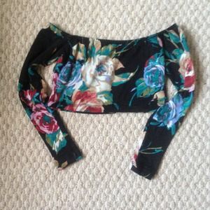 Bundle Nasty Gal floral cropped shirt and