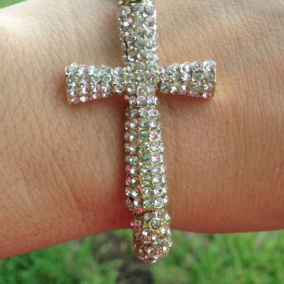 #59 Gold casting cross bracelet - Picture 2 of 3
