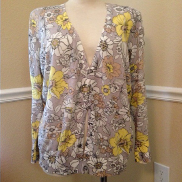 🔴SOLD🔴Old Navy Floral Ladies Cardigan
