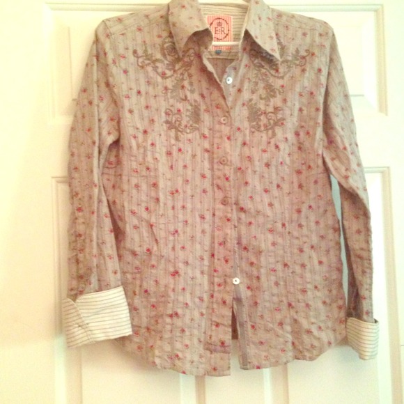 SOLD REDuCED Super Chic English Rose button up