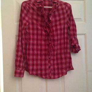 SOLD!!Super cute plaid Express Button up