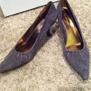 Enzo Angiolini gray suede 1 1/2 in heel size 10M