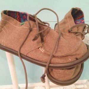 🚫BUNDLE🚫flowy red polka dot top and sanuks