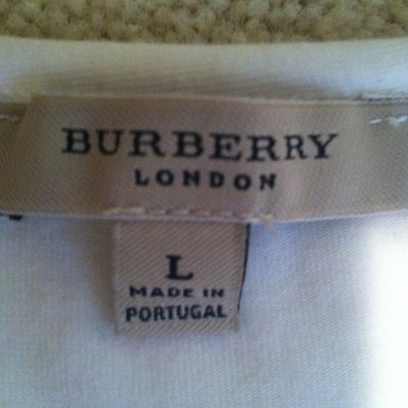 ❤️BUNDLED❤️NWOT Authentic BURBERRY tank top. - Picture 3 of 4