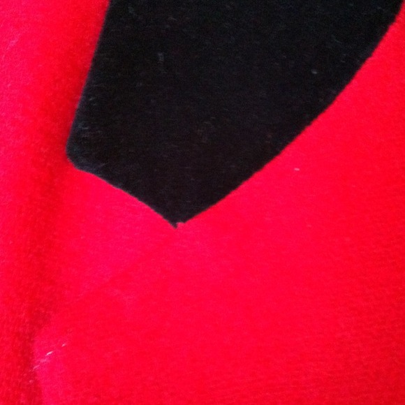 Red Woolen Coat with Black Velvet Collar - Picture 2 of 2