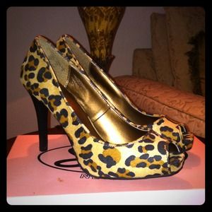 🆕 NWOT Leopard Print Heels 👠 💢REDUCED💢