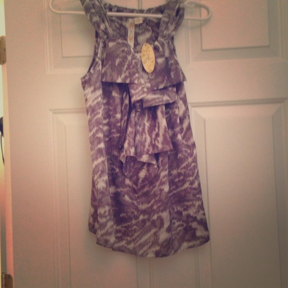 SOLD REDUCED NWT Adorable Ruffle Tank top.