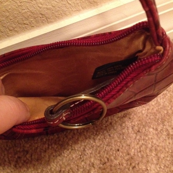 🎀SOLD🎀Kathy Van Zeeland,Burg Croc Embossed Purse - Picture 3 of 4