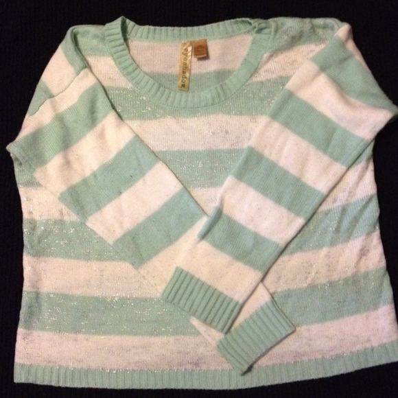 Aero sweater L & LEI flare jeans sz 9 long - Picture 3 of 4