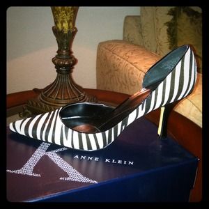 Faux zebra fur heels 💢Reduced💢