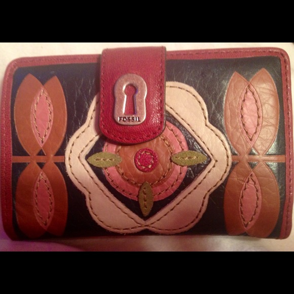 💸💸--> SOLD <-- 💸💸⭐⭐AUTHENTIC FOSSIL WALLET!!⭐⭐