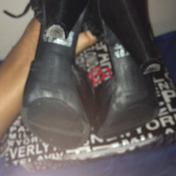 Heels - Picture 2 of 3