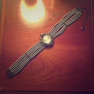 Vintage style cameo choker