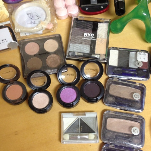 MAC eyeshadows! RESERVED!!